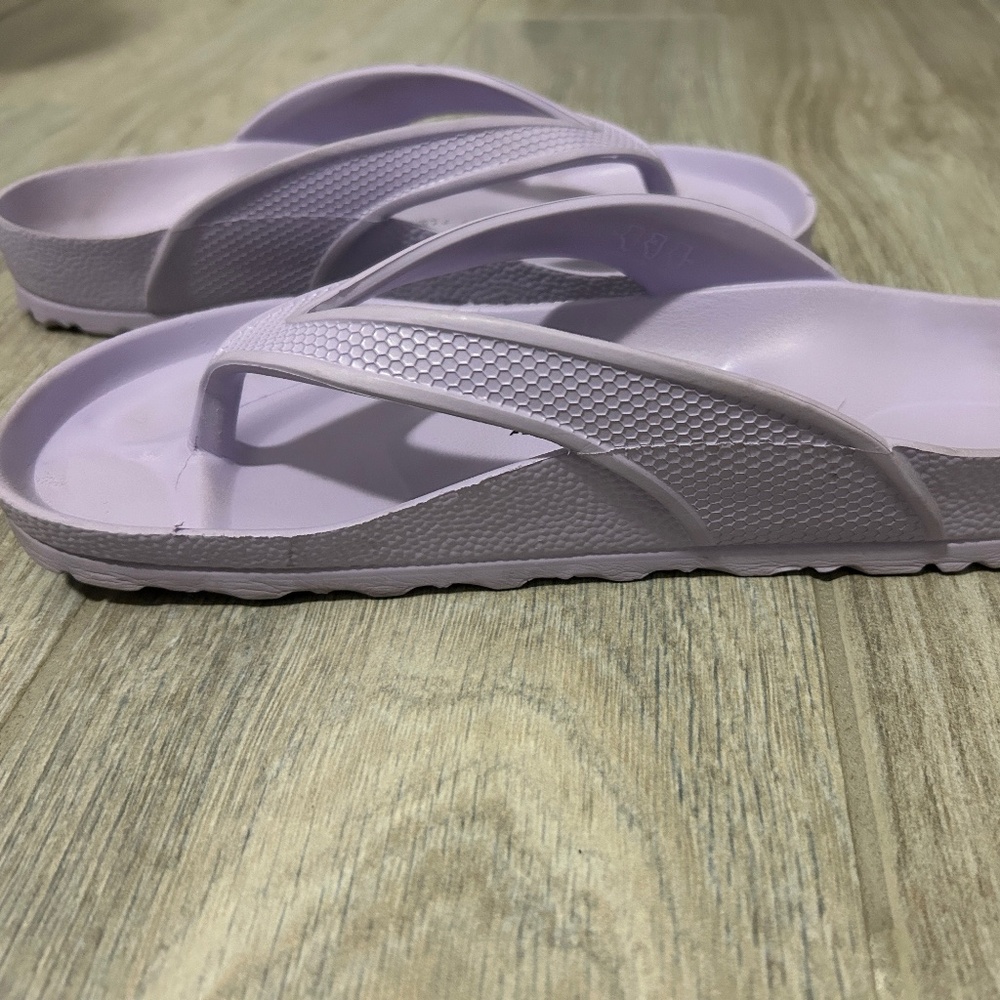 Women's Birkenstock Lavender Vinyl Flip Flops - 6